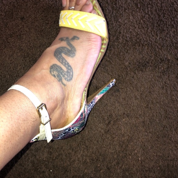 High Heels - Picture 4 of 5